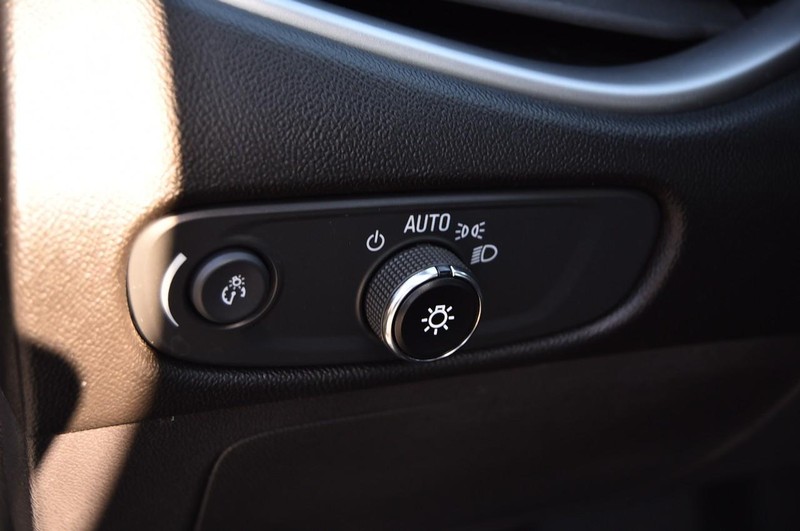 Chevrolet Malibu Vehicle Full-screen Gallery Image 09