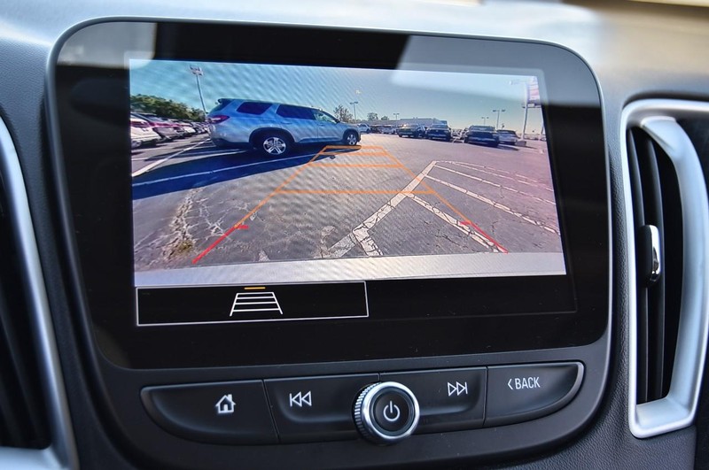 Chevrolet Malibu Vehicle Full-screen Gallery Image 11