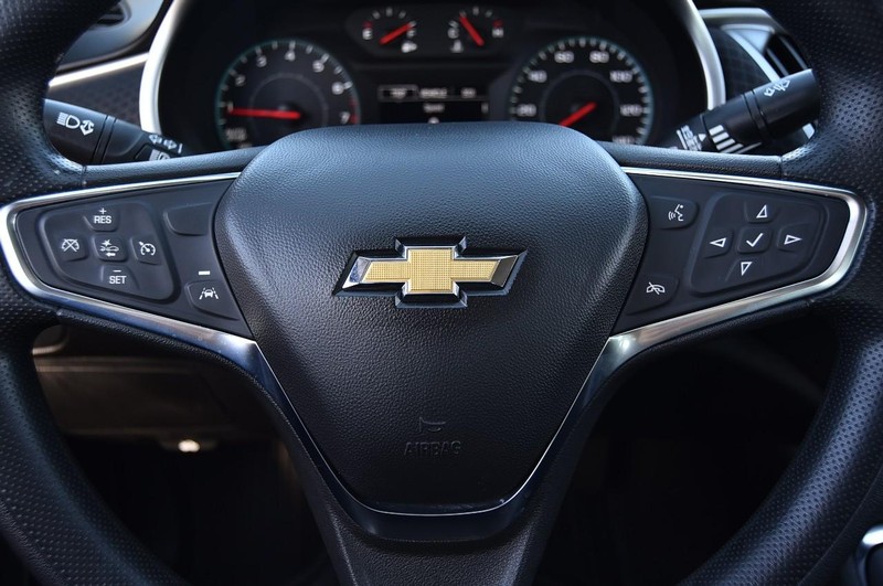 Chevrolet Malibu Vehicle Full-screen Gallery Image 16