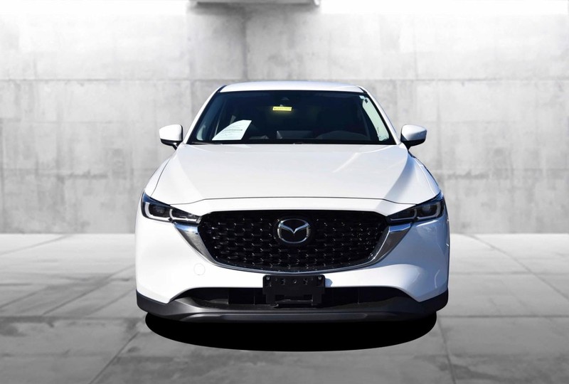 Mazda CX-5 Vehicle Full-screen Gallery Image 04