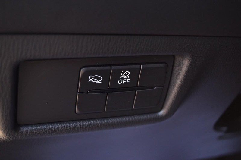 Mazda CX-5 Vehicle Full-screen Gallery Image 10