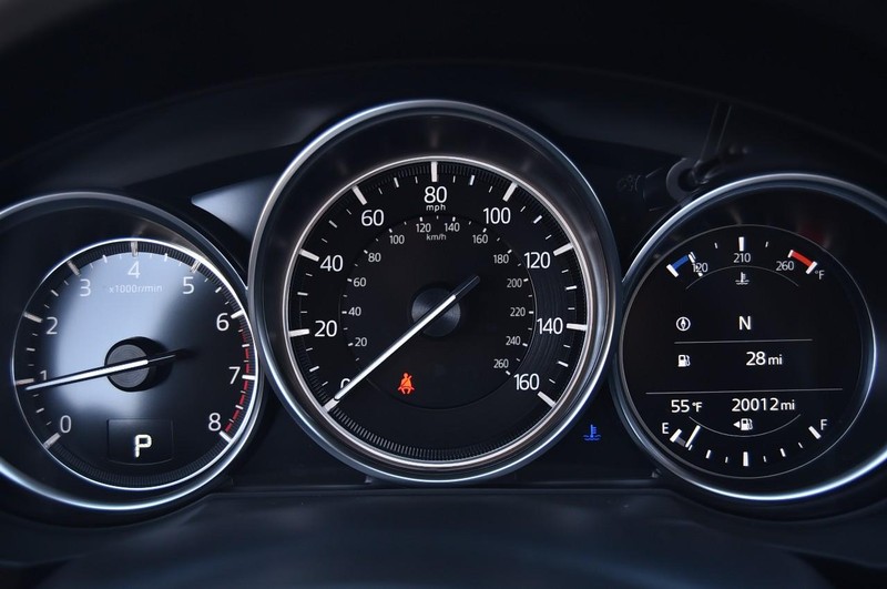 Mazda CX-5 Vehicle Full-screen Gallery Image 11