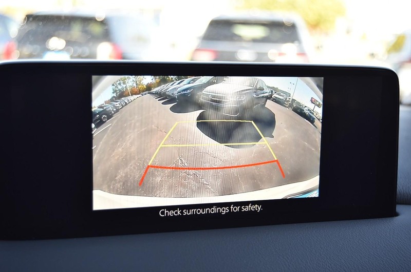 Mazda CX-5 Vehicle Full-screen Gallery Image 12