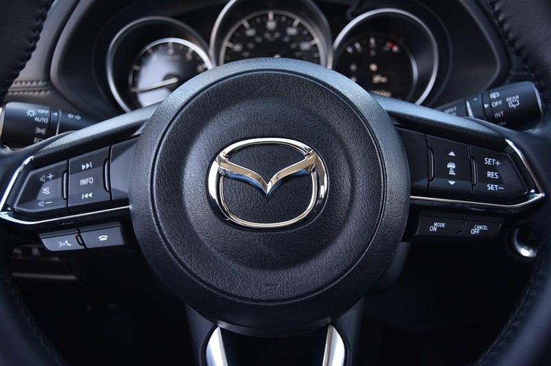 Mazda CX-5 Vehicle Full-screen Gallery Image 18