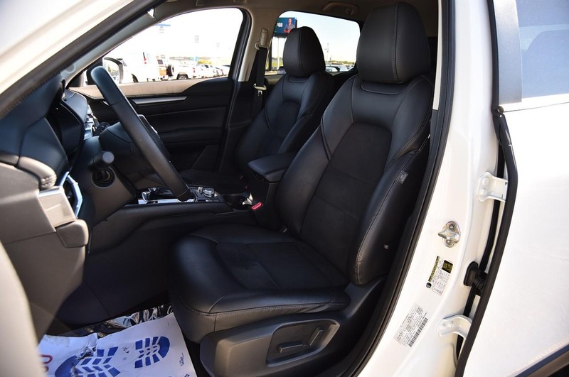 Mazda CX-5 Vehicle Full-screen Gallery Image 19