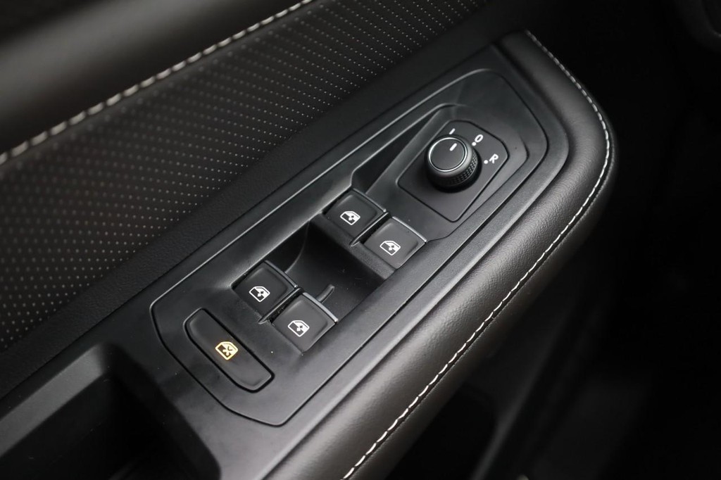 Volkswagen Atlas Cross Sport Vehicle Full-screen Gallery Image 20