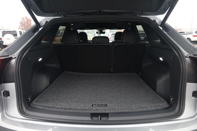 Volkswagen Atlas Cross Sport Vehicle Image 07