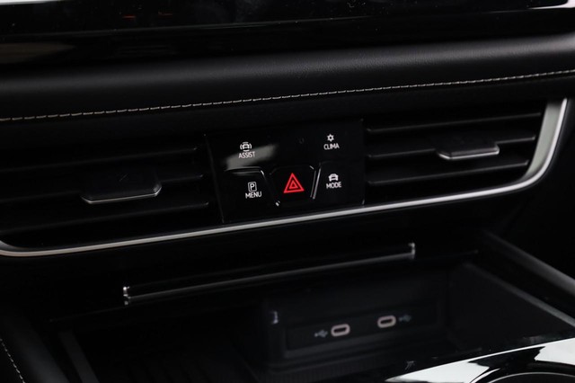 Volkswagen Atlas Cross Sport Vehicle Image 16