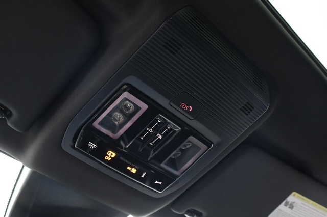 Volkswagen Atlas Cross Sport Vehicle Image 19