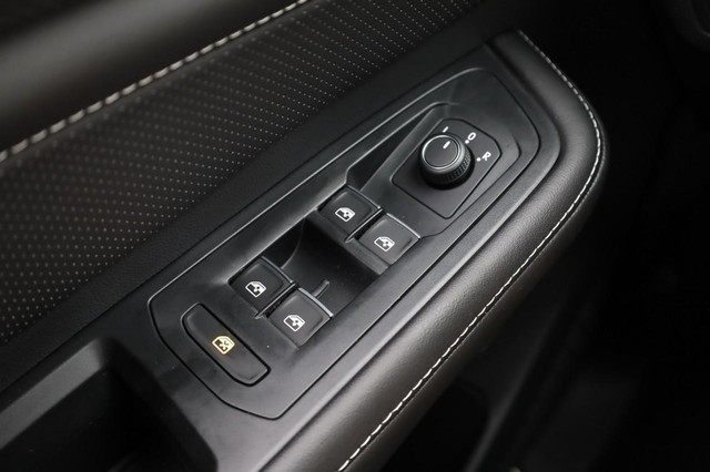 Volkswagen Atlas Cross Sport Vehicle Image 20