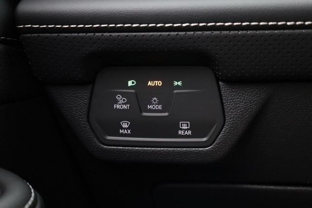 Volkswagen Atlas Cross Sport Vehicle Image 21