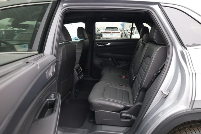 Volkswagen Atlas Cross Sport Vehicle Image 23