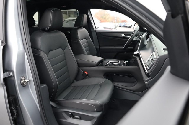 Volkswagen Atlas Cross Sport Vehicle Image 28