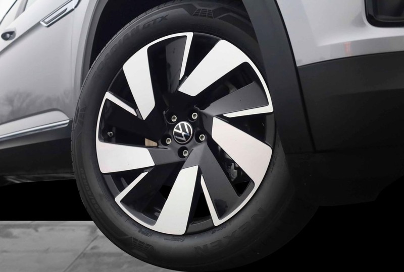 Volkswagen Atlas Cross Sport Vehicle Image 03