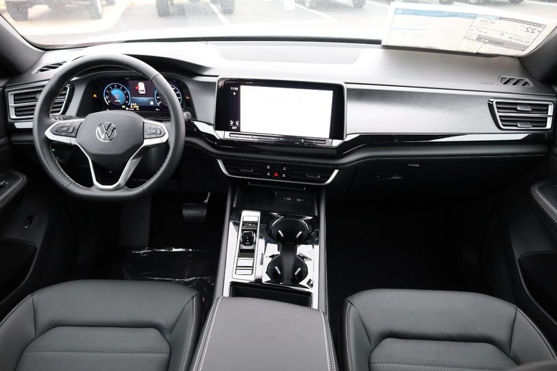 Volkswagen Atlas Cross Sport Vehicle Image 25