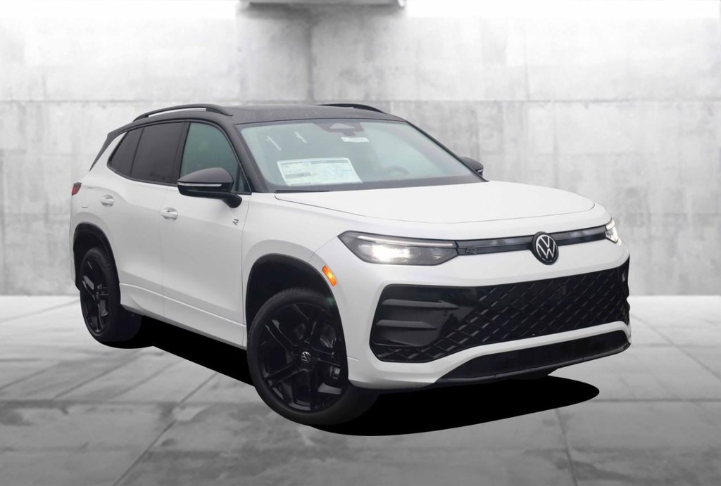 Volkswagen Tiguan Vehicle Full-screen Gallery Image 2