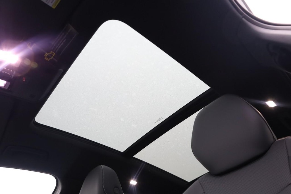 Volkswagen Tiguan Vehicle Full-screen Gallery Image 9