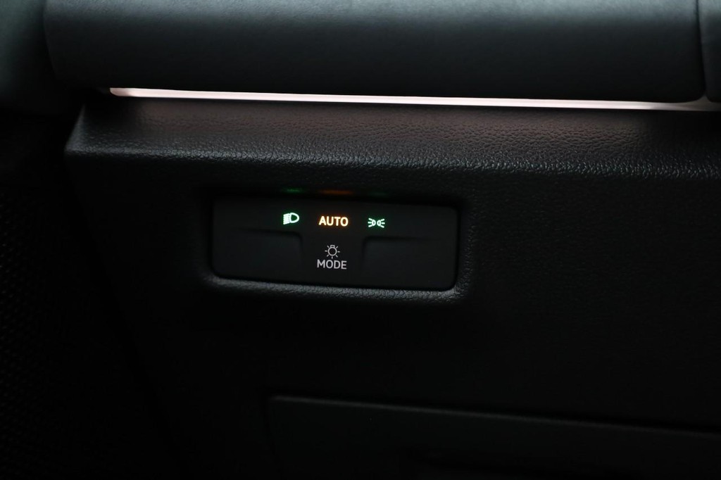 Volkswagen Tiguan Vehicle Full-screen Gallery Image 20