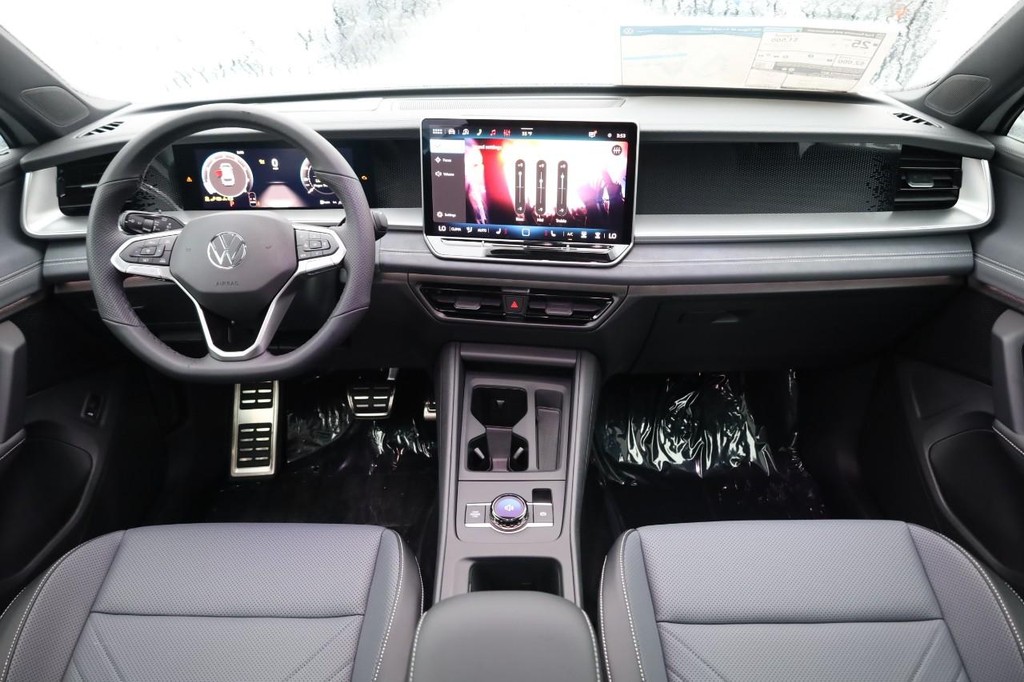 Volkswagen Tiguan Vehicle Full-screen Gallery Image 23