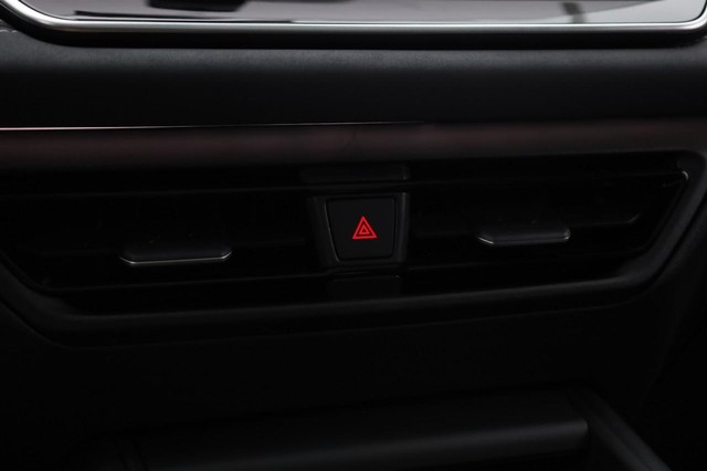 Volkswagen Tiguan Vehicle Image 15