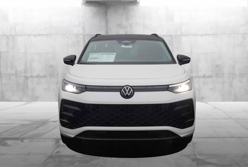 Volkswagen Tiguan Vehicle Image 04