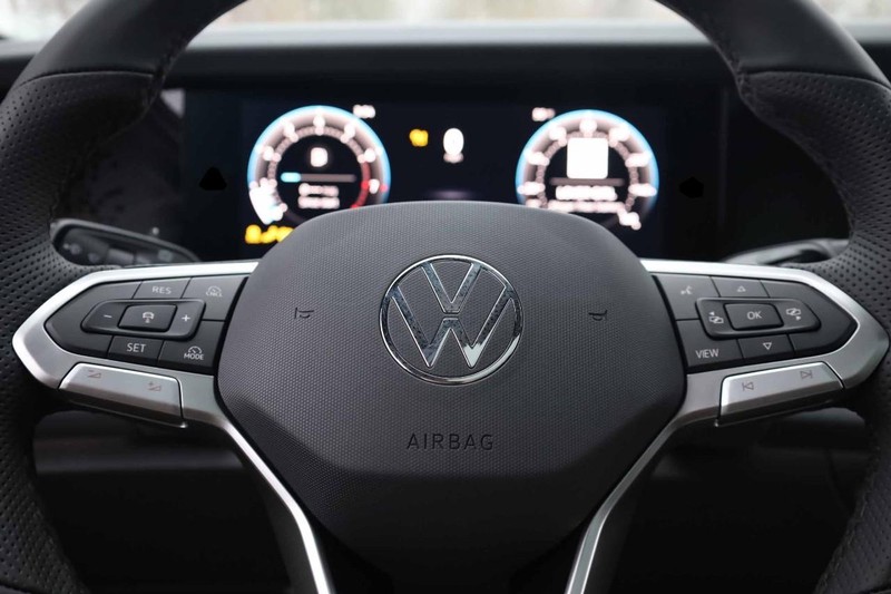 Volkswagen Tiguan Vehicle Image 11