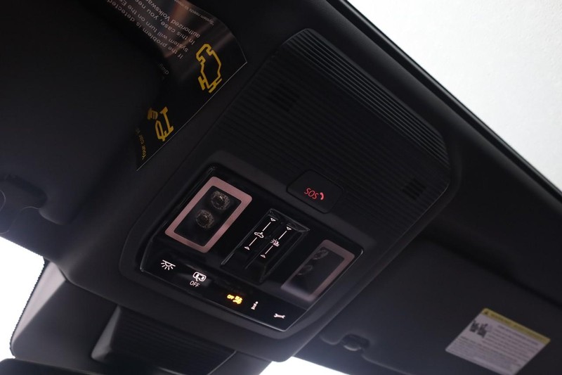 Volkswagen Tiguan Vehicle Image 18