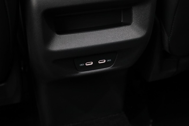 Volkswagen Tiguan Vehicle Image 22