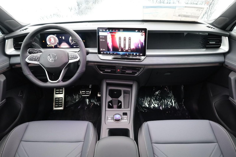 Volkswagen Tiguan Vehicle Image 23