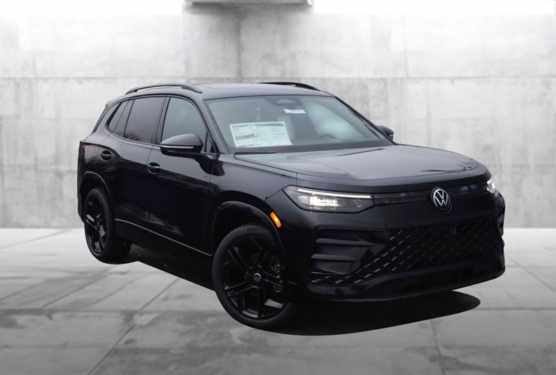 Volkswagen Tiguan Vehicle Image 02