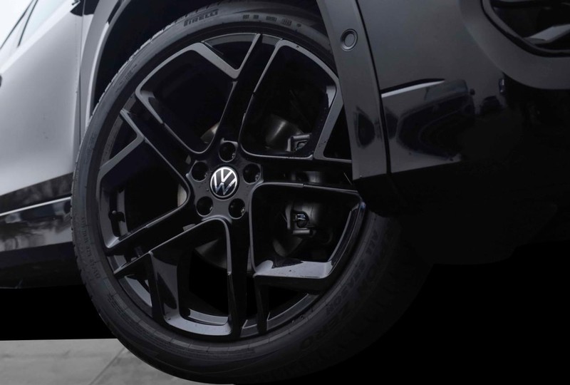 Volkswagen Tiguan Vehicle Image 03