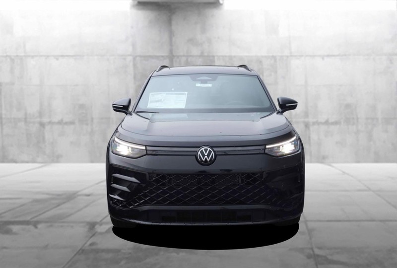 Volkswagen Tiguan Vehicle Image 04