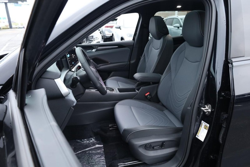 Volkswagen Tiguan Vehicle Image 08