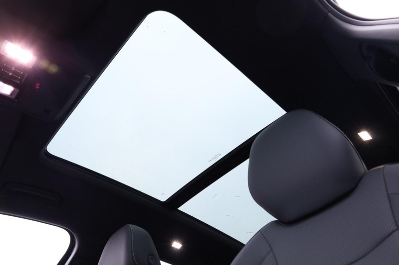 Volkswagen Tiguan Vehicle Image 09