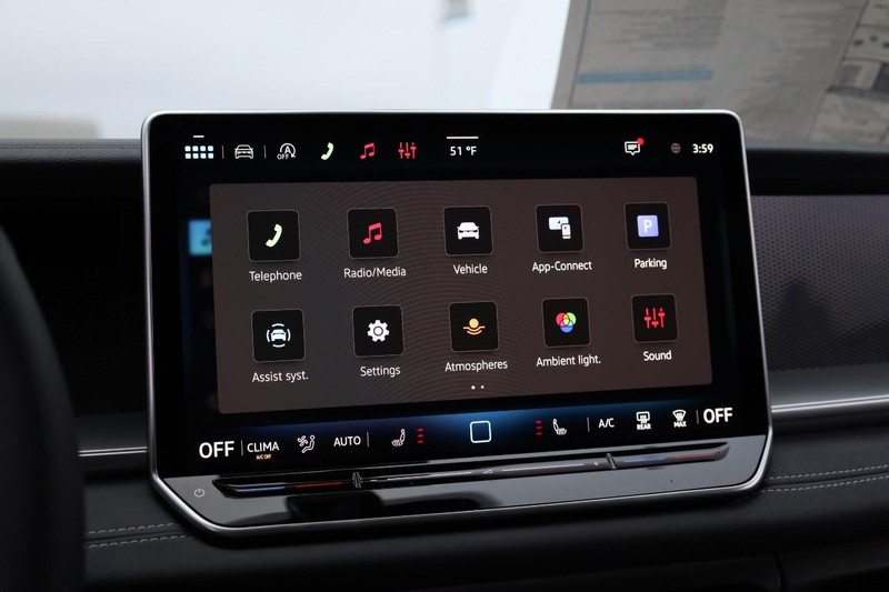 Volkswagen Tiguan Vehicle Image 13