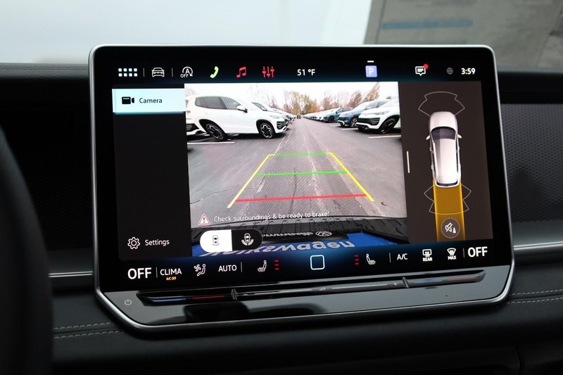 Volkswagen Tiguan Vehicle Image 14