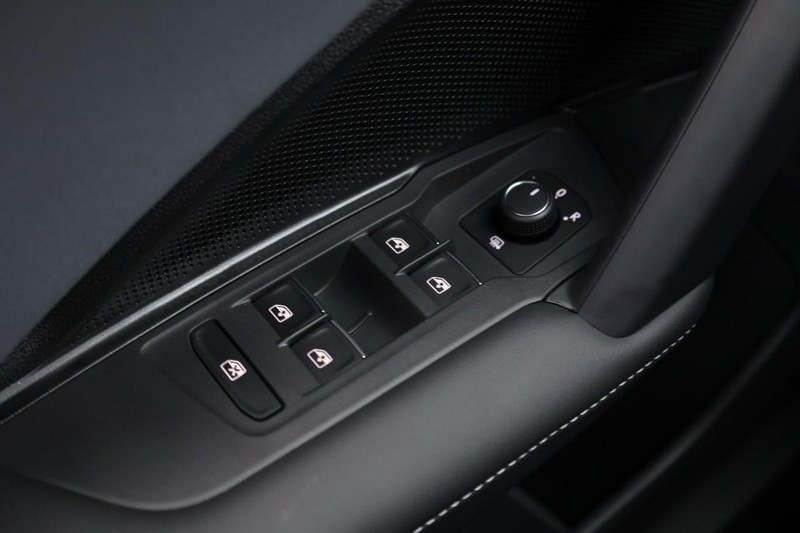 Volkswagen Tiguan Vehicle Image 19