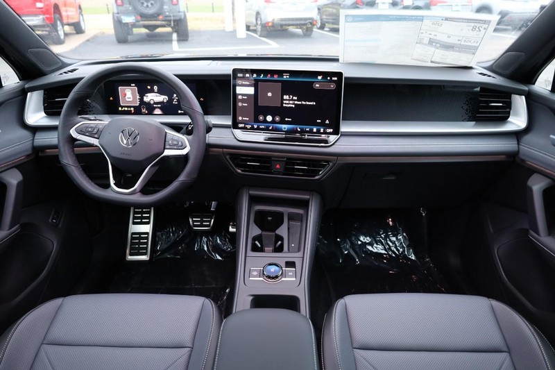 Volkswagen Tiguan Vehicle Image 23