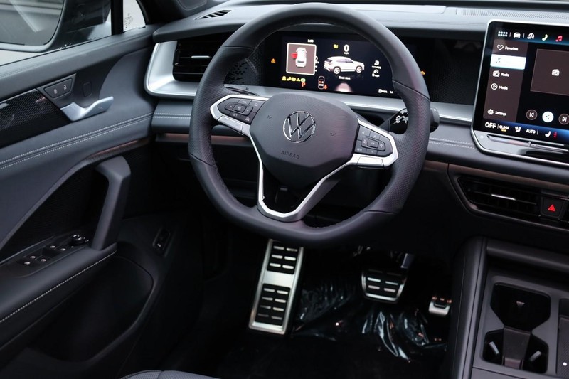 Volkswagen Tiguan Vehicle Image 24