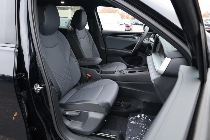 Volkswagen Tiguan Vehicle Image 25