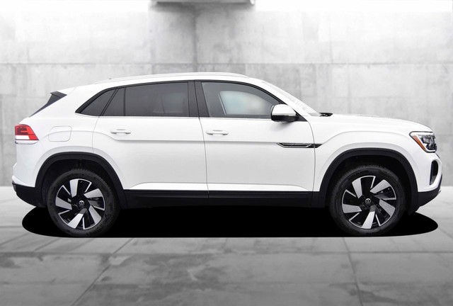 Volkswagen Atlas Cross Sport Vehicle Image 05