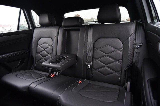 Volkswagen Atlas Cross Sport Vehicle Image 22