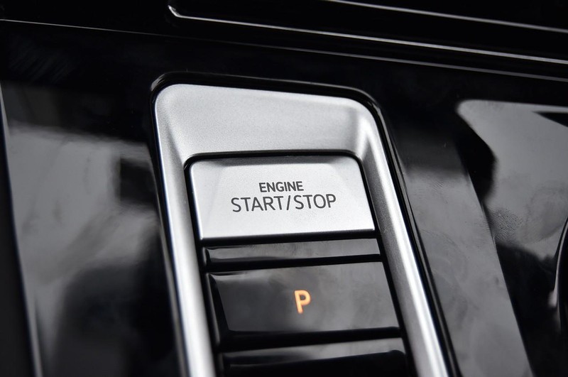 Volkswagen Atlas Cross Sport Vehicle Full-screen Gallery Image 17