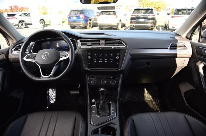 Volkswagen Tiguan Vehicle Image 07