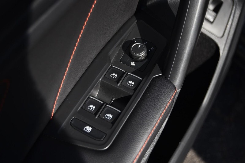 Volkswagen Tiguan Vehicle Image 08