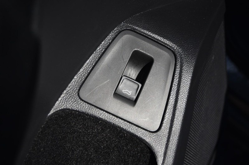 Volkswagen Tiguan Vehicle Image 09