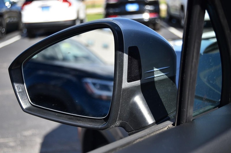 Volkswagen Tiguan Vehicle Image 10