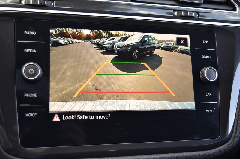 Volkswagen Tiguan Vehicle Image 13