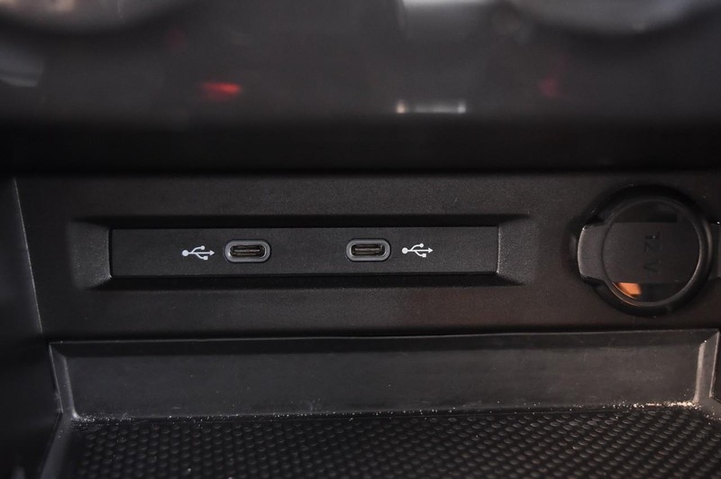 Volkswagen Tiguan Vehicle Image 16