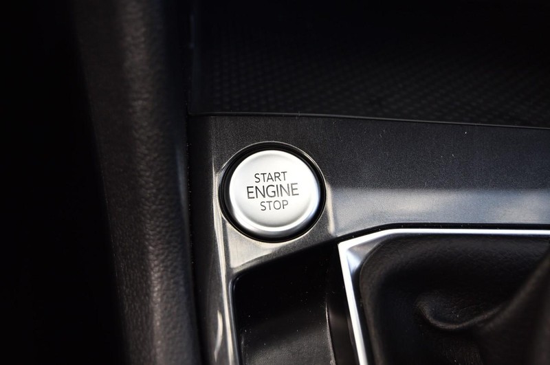 Volkswagen Tiguan Vehicle Image 17